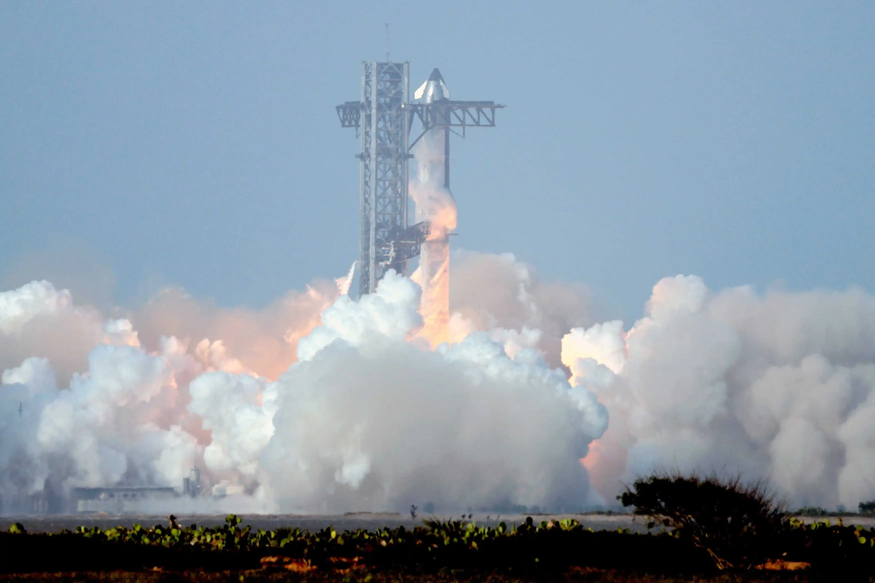 SpaceX Starship Flight 9 Fails: Booster Explodes, Upper Stage Disintegrates Over Indian Ocean