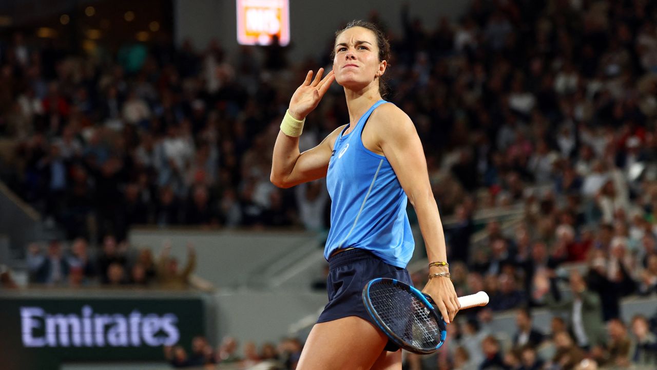 Aryna Sabalenka Stuns Iga Swiatek in 2025 French Open Semifinal, Eyes First Roland Garros Title